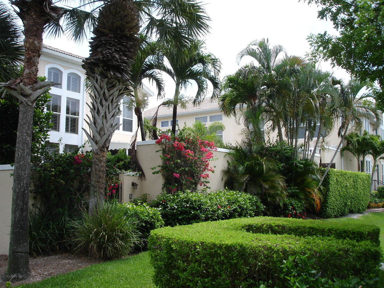 BROADVIEW VILLAS at OLDE NAPLES SOUTHEAST Real Estate NAPLES Florida Fla Fl